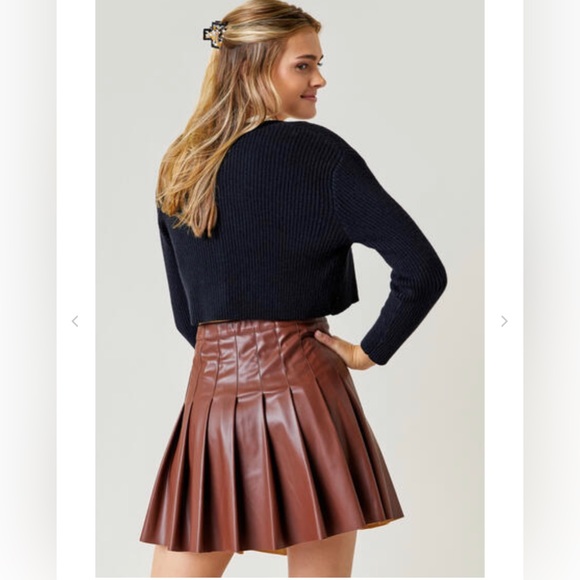 NEW ALYA Francesca’s Collection Stylish Faux Leather Pleated Brown Skirt Size M - Picture 2 of 4